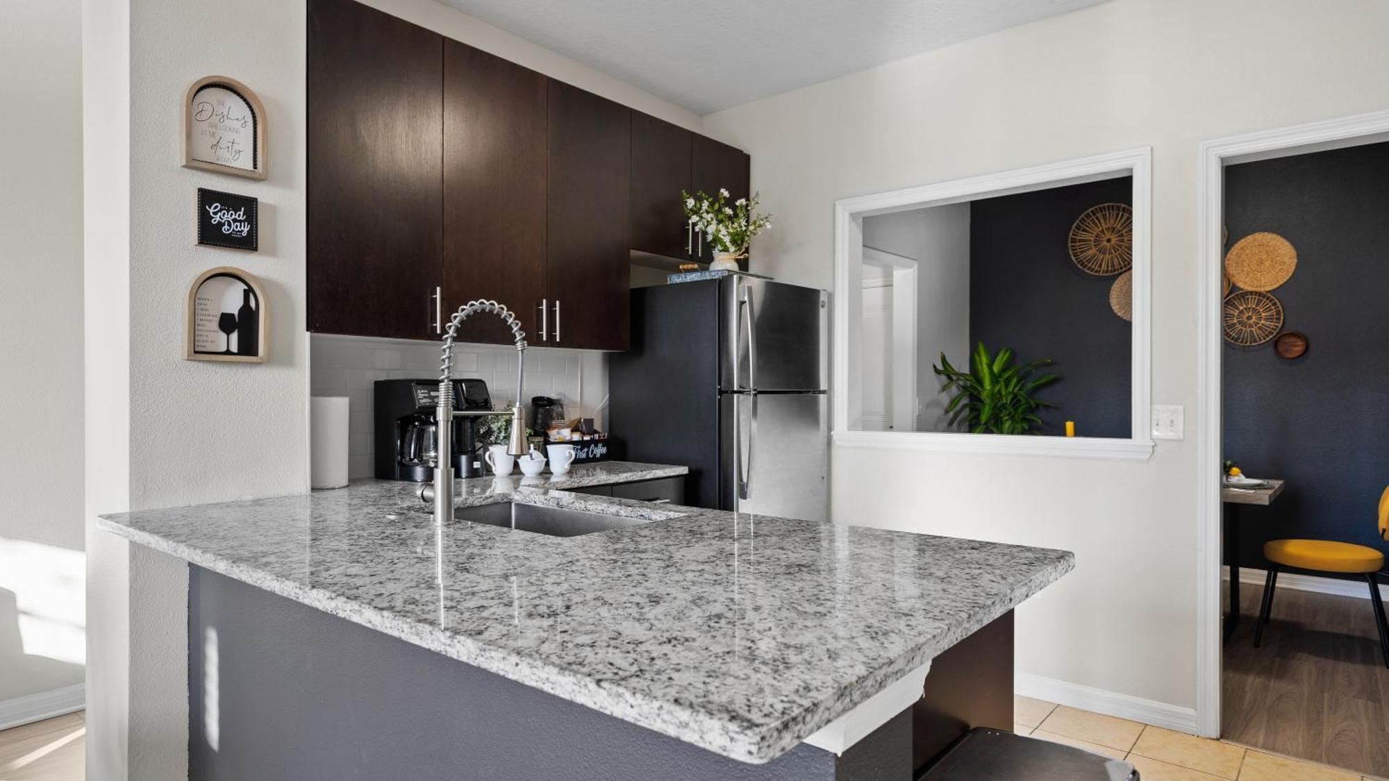 タンパUrban 2Br2Ba Gem-Near Airportアパートメント エクステリア 写真